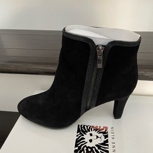 ANNE KLEIN BOOTS